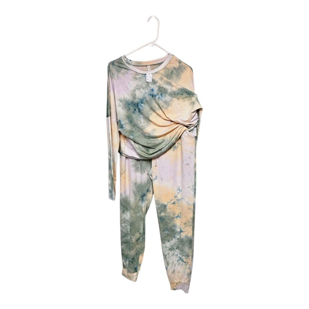 Beeuniq Tie-Dye Pajama Set in Green and Cream